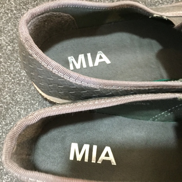 MIA Gray Woven Slip-On Flats - Picture 9 of 16